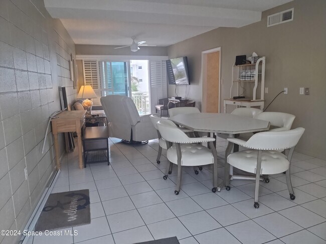 Foto del edificio - 4000 Ocean Beach Blvd