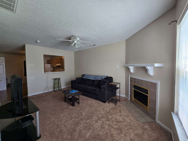Building Photo - 1097 W Pueblo Dr