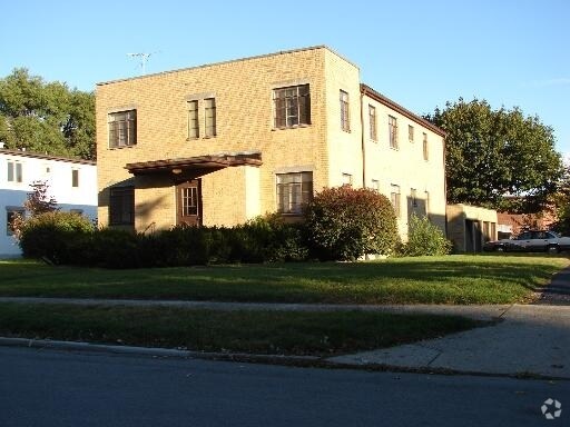 Building Photo - 431 Claranna Ave