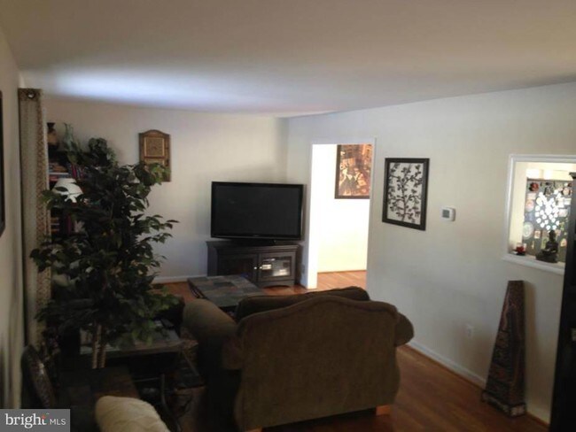 Foto del edificio - 8110 Birmingham Ln