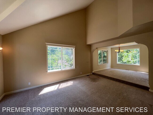 Foto del edificio - 4 br, 3.5 bath House - 3926 Shasta View