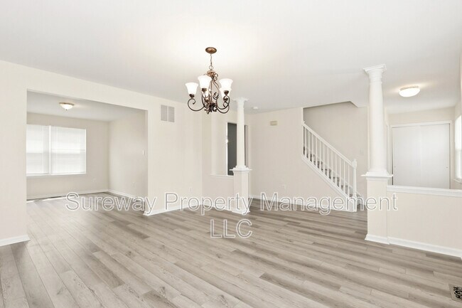 Building Photo - 25 Adler Cir