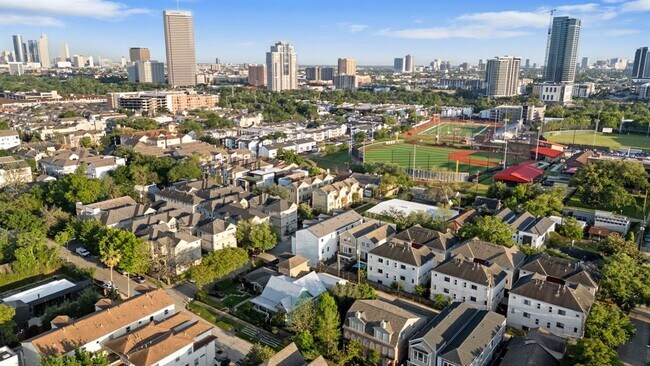 Foto del edificio - 407 Fowler St