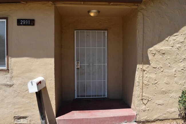 Building Photo - 2991 Oleander Ave