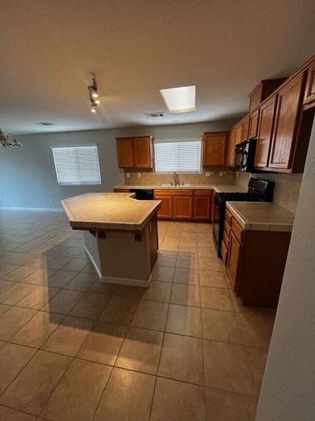 Building Photo - 6504 Nichelini Ct