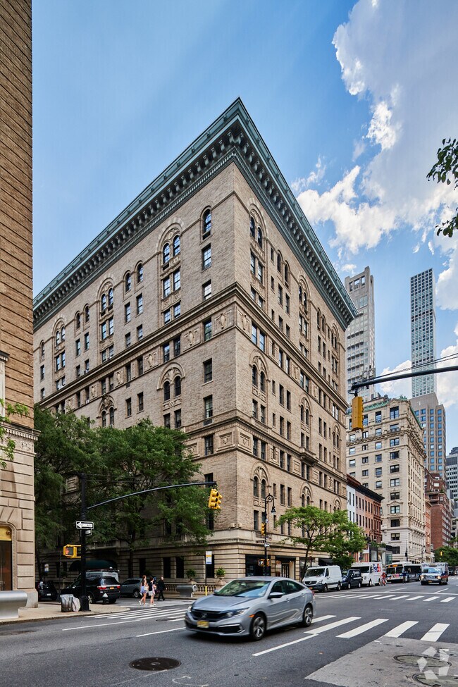 Building Photo - 717 Madison Avenue