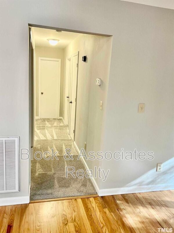 Building Photo - 11128 Crestmont Dr