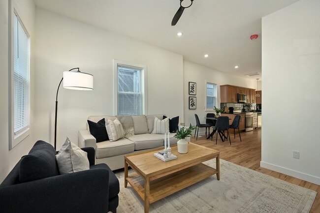 Foto del edificio - 2331 Belleview Ave