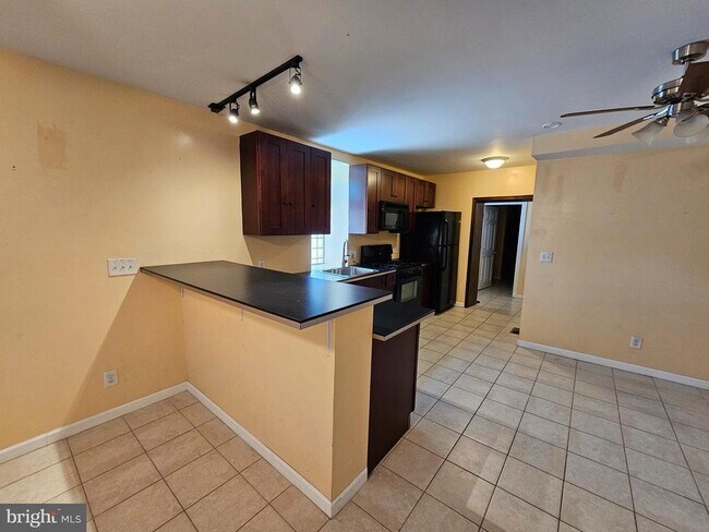 Foto del edificio - 6500 Ridge Ave