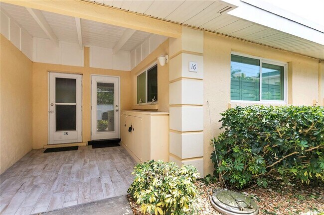 Foto del edificio - 6006 Midnight Pass Rd