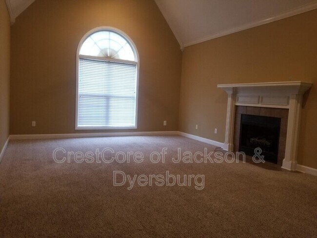 Building Photo - 147 Henderson Rd