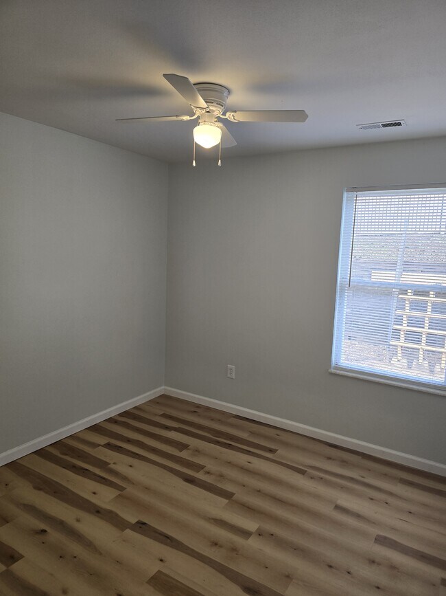Building Photo - 11245 Liberty Landing Dr