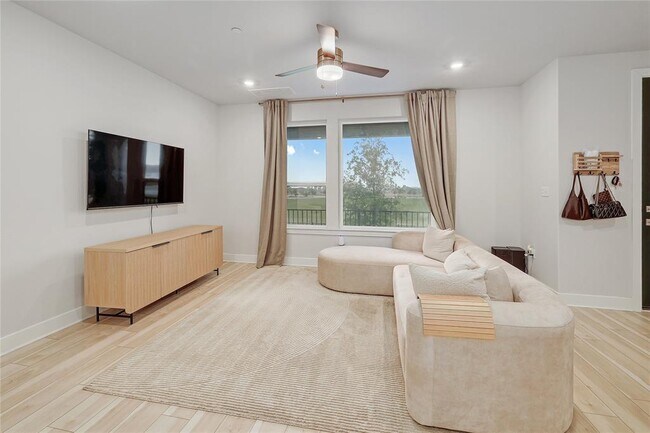 Foto del edificio - 207 Flowers Ave