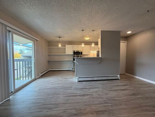 Foto del edificio - Fully renovated 1-bedroom condo in Norwood!