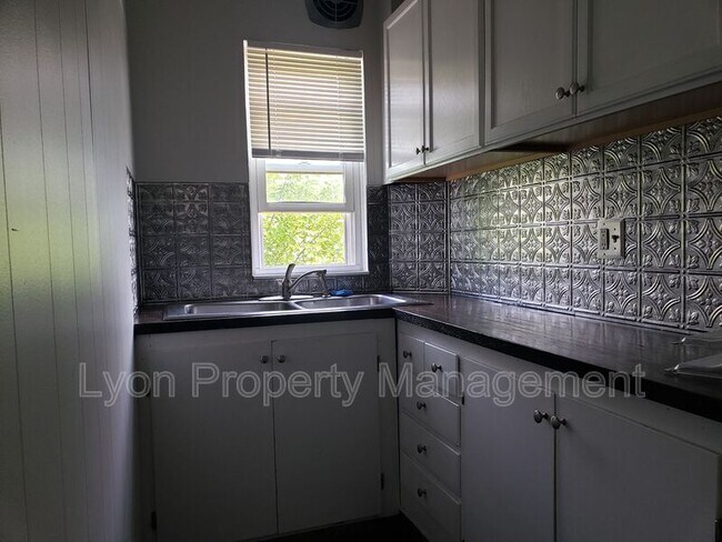 Building Photo - 107-109 Burgess Ave