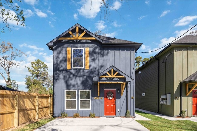 Building Photo - 5811 Senior St