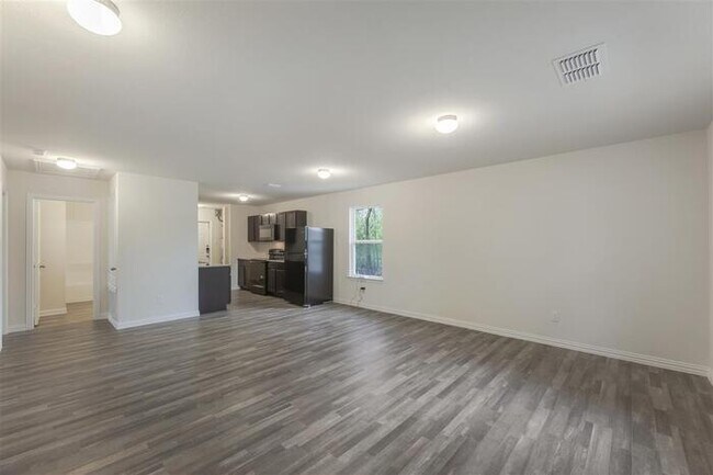Building Photo - 207 Robbins St