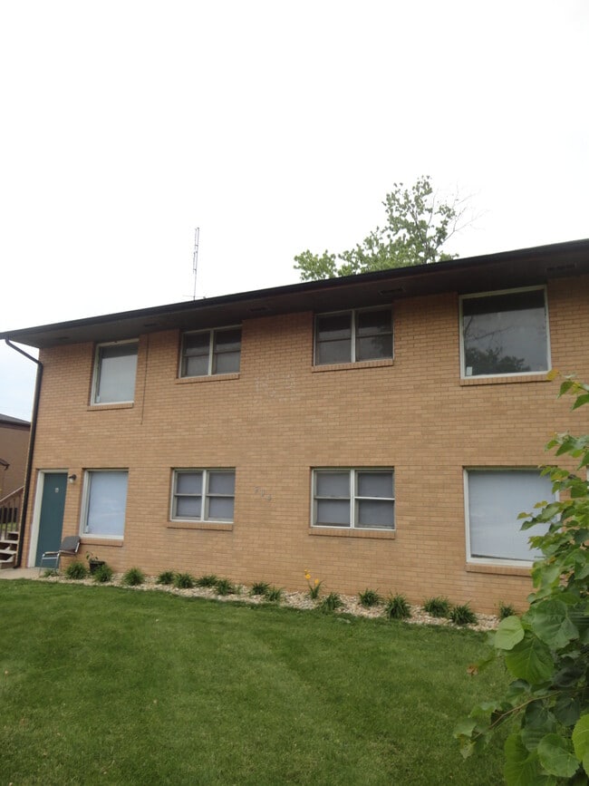 Building Photo - 204 E Taylor St