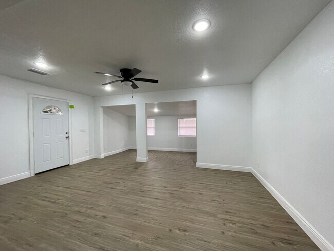 Foto del edificio - 3 Bed 2 Bath Thonotosassa