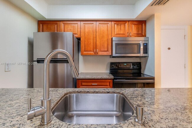 Foto del edificio - 10001 W Atlantic Blvd