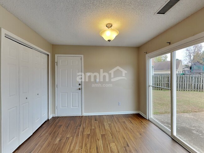 Foto del edificio - 3118 Kalamath Glen Ct