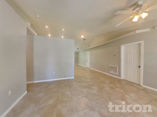 Building Photo - 23183 Burlingame Ave