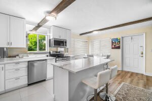 Foto del edificio - 2020 Lake Osborne Dr