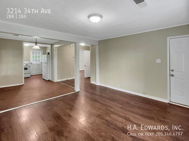 Building Photo - 3214 34th Ave