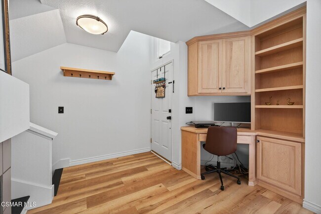 Building Photo - 867 Portola Rd