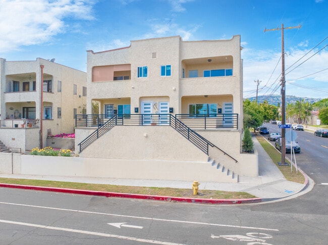 Building Photo - 301 S Cabrillo Ave