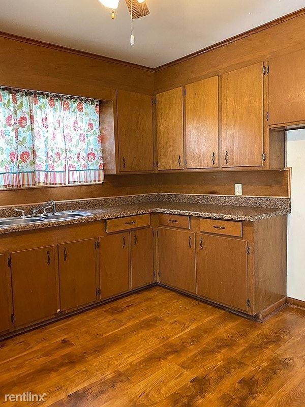 Foto del edificio - 2 br, 1 bath House - 1429 East School Street