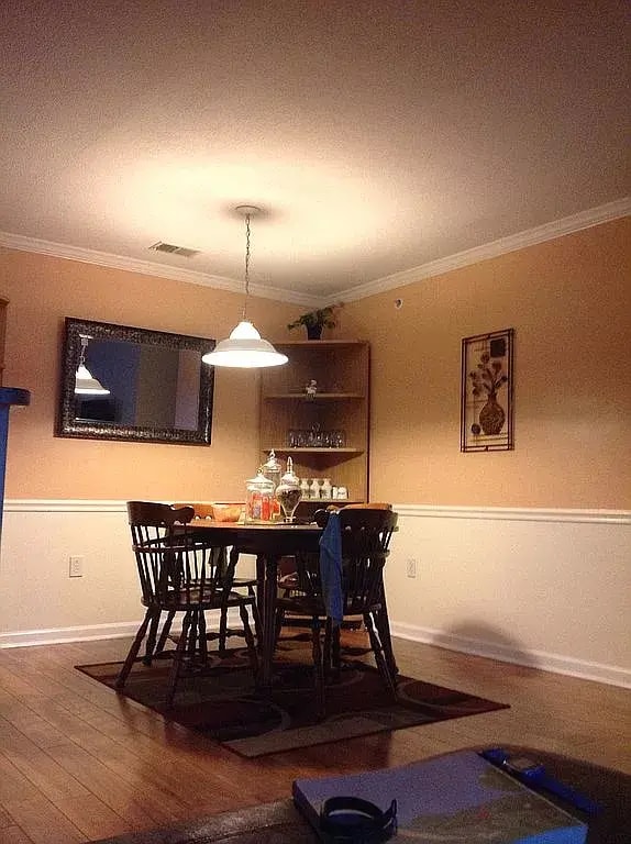 Dining - 4108 Lenox Oval