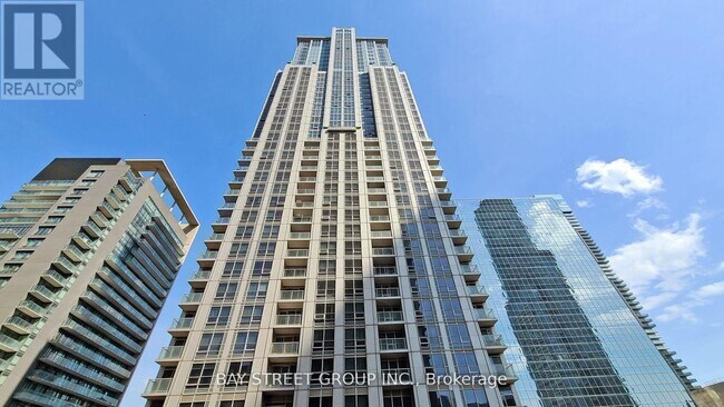 Photo du bâtiment - 761-761 Bay St.
