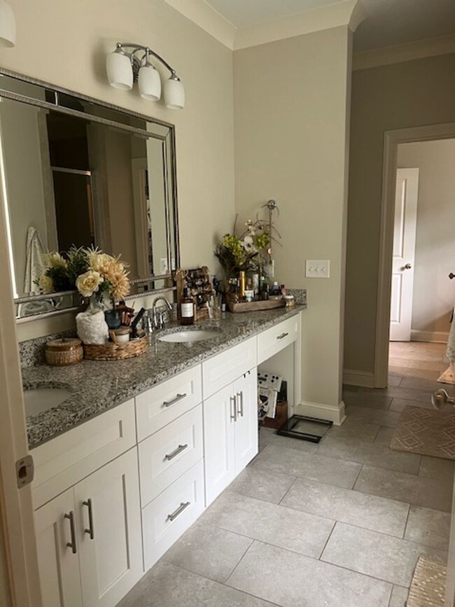 Foto del edificio - BEAUTIFUL HOME MINUTES FROM HARRISON BAY S...