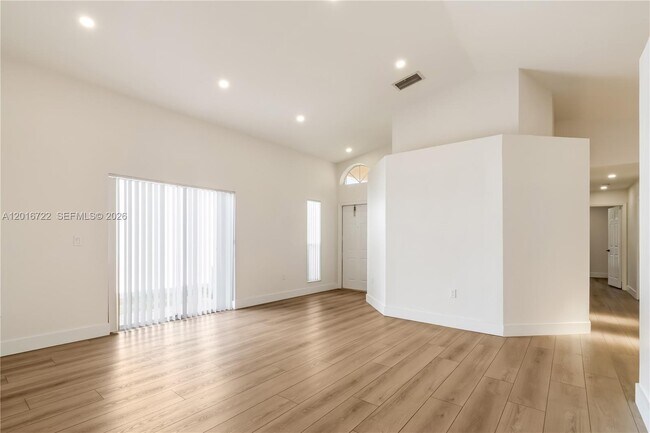Foto del edificio - 15472 SW 148th Terrace