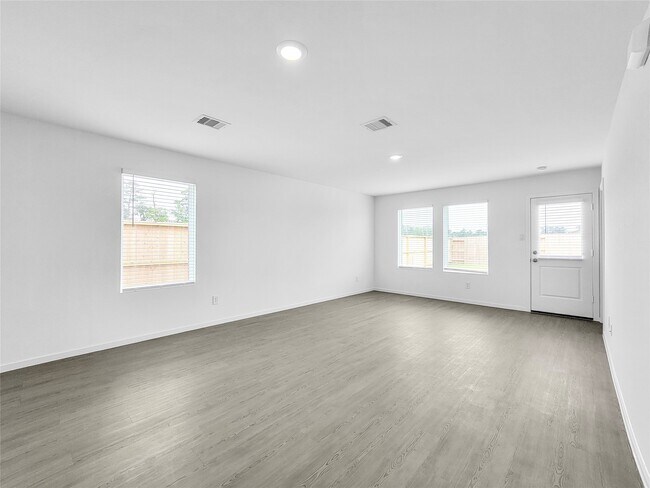Foto del edificio - 1703 Green Warbler Ln