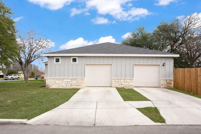 Foto del edificio - Stunning Ridgeview home close to North Star Mall