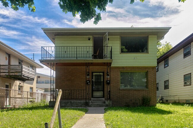 Building Photo - 6115 W Leon Terrace