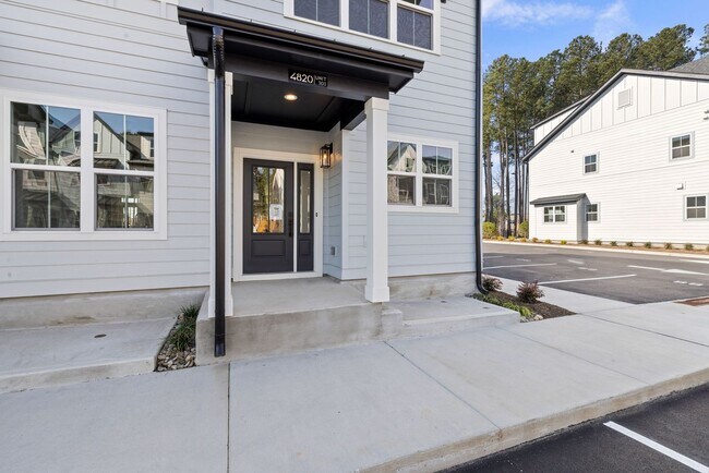 Building Photo - Newly Built 4BD, 3.5BA End-Unit Raleigh To...