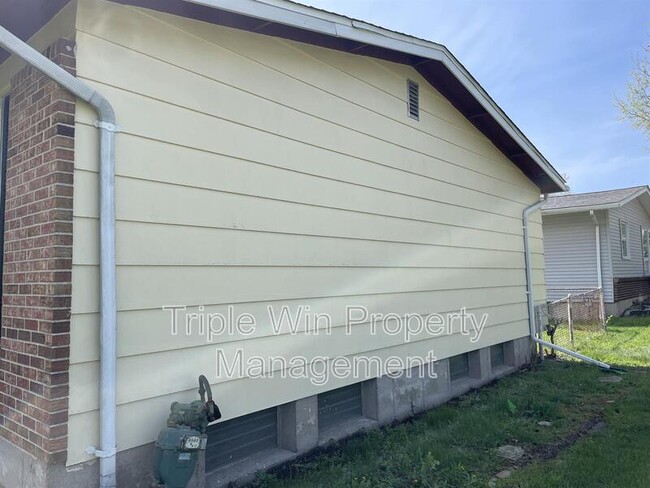 Building Photo - 690 Wiethaupt Rd