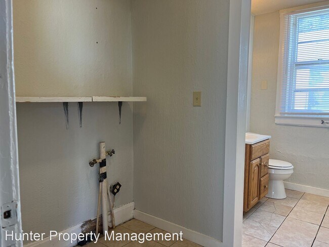 Foto del edificio - 2 br, 1 bath House - 1040 W Madison