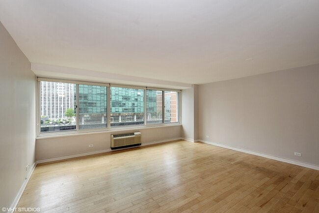 Building Photo - 211 E Ohio St