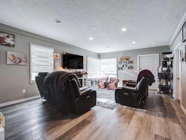 Foto del edificio - 705 S East St