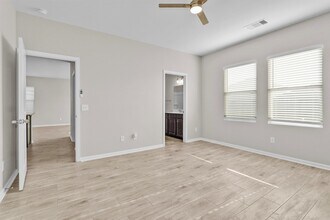 Building Photo - 1028 White Birch Ln