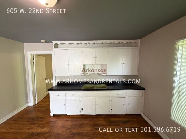 Foto del edificio - 605 W 22nd St