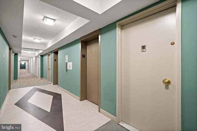 Foto del edificio - 4600 S Four Mile Run Dr
