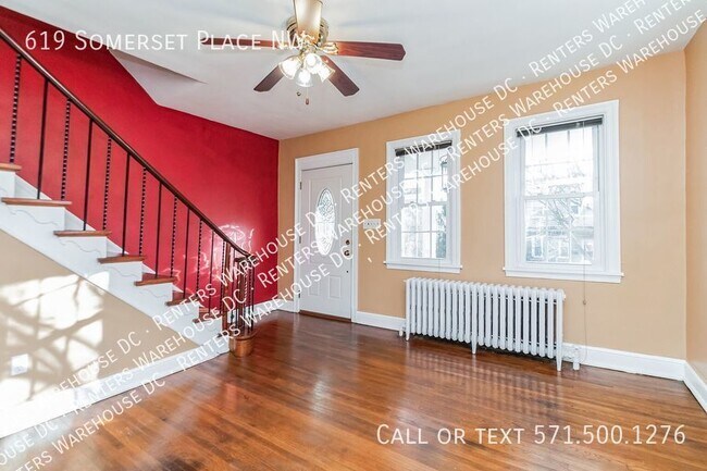 Building Photo - Newly updated 2Bd/1Bth end-unit rowhome ne...