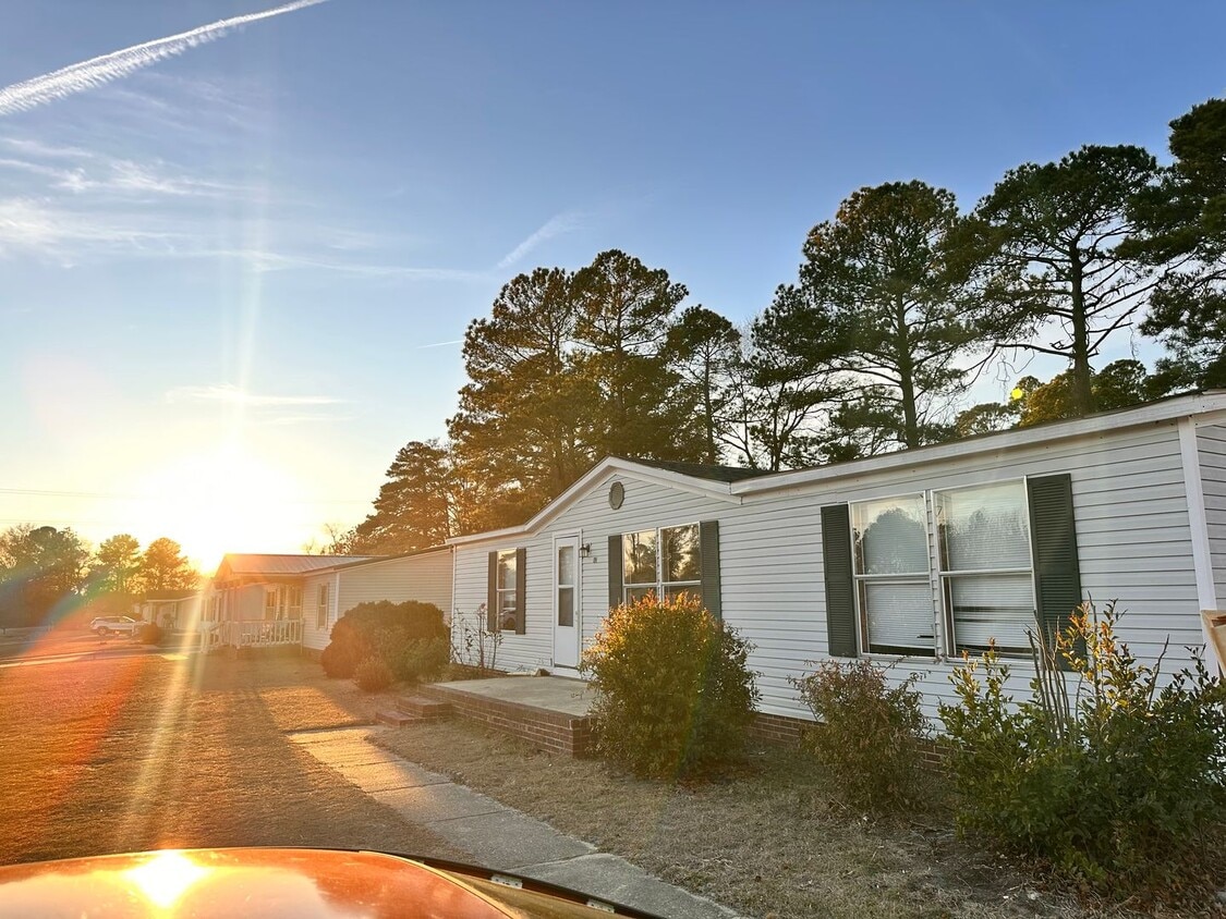 Foto del edificio - 3 BED 2 BATH FOR RENT IN FAYETTEVILLE NC