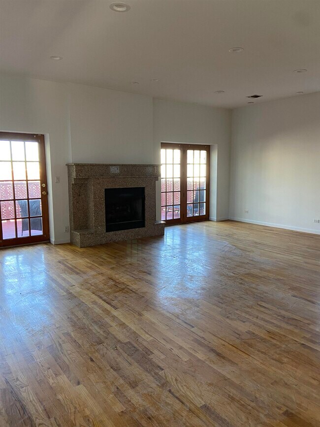 Foto del edificio - 4523 Harrison Pl