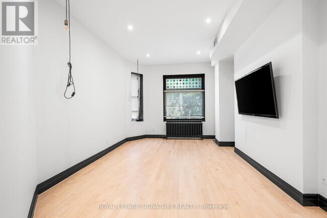 Photo du bâtiment - 97 Bedford Rd